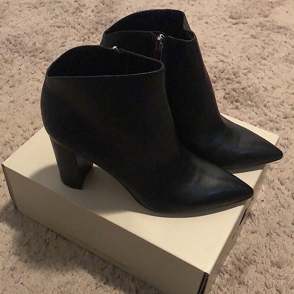 Women’s Marc Fisher Unno Point-Toe Leather Booties Sz 8.5